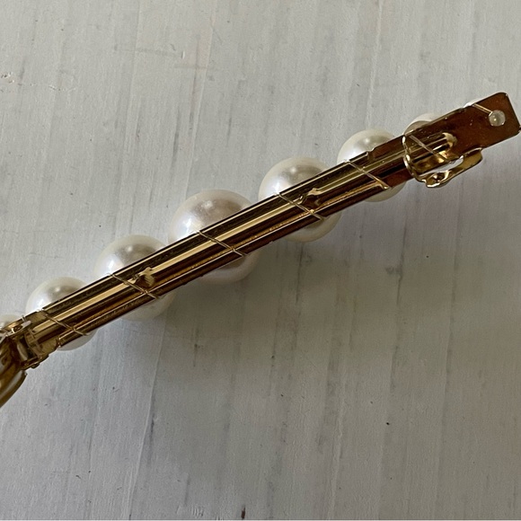 Clip Paris faux pearl off white crème hair clip barrette, French hair accessory - Picture 8 of 10